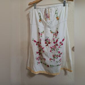 Pura Vida White Dress with Floral Embroidery